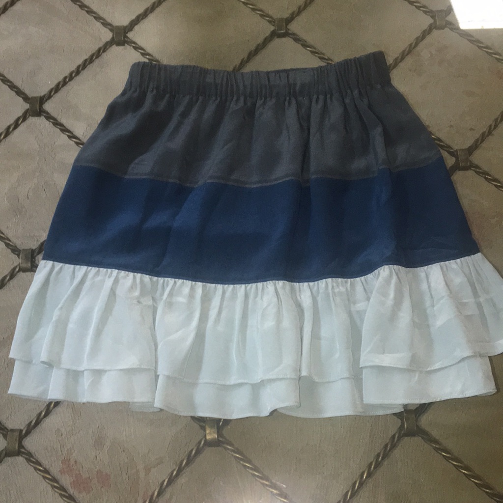 Club Monaco 100% Silk Ruffle Skirt